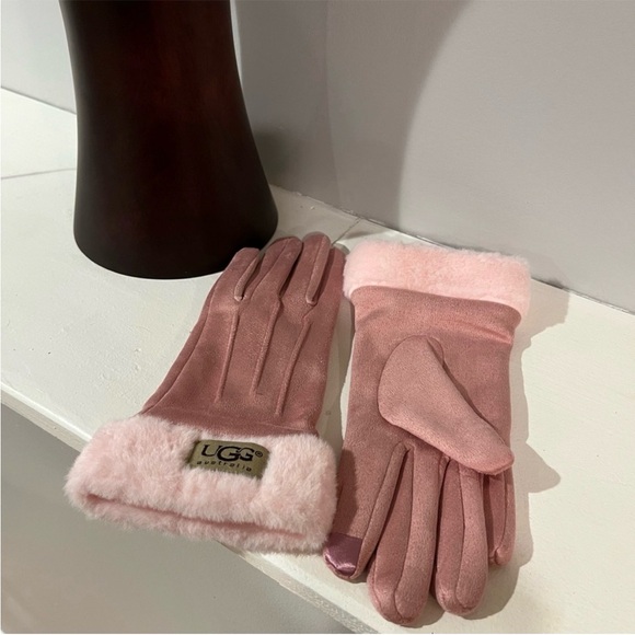 UGG Accessories - UGG Women's Blush Shearling Mittens